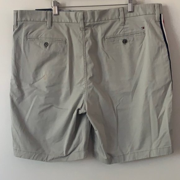 Tommy Hilfiger Flex Men’s Khaki Shorts Size 40 - Picture 4 of 13